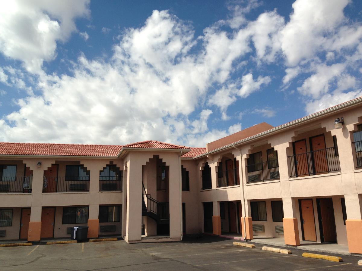 Luxury Inn Albuquerque Exterior photo