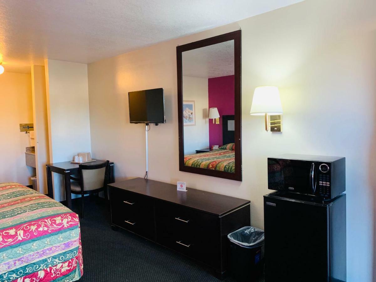 Luxury Inn Albuquerque Exterior photo