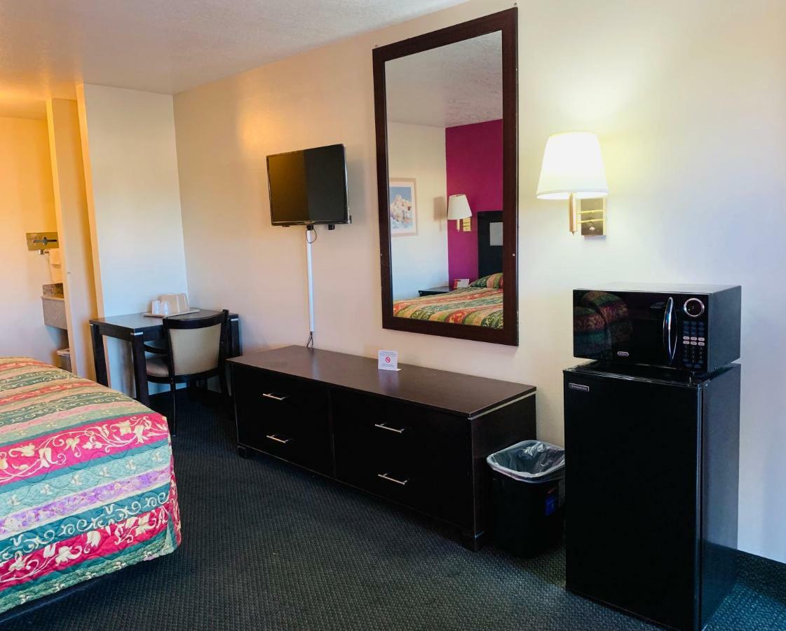 Luxury Inn Albuquerque Exterior photo