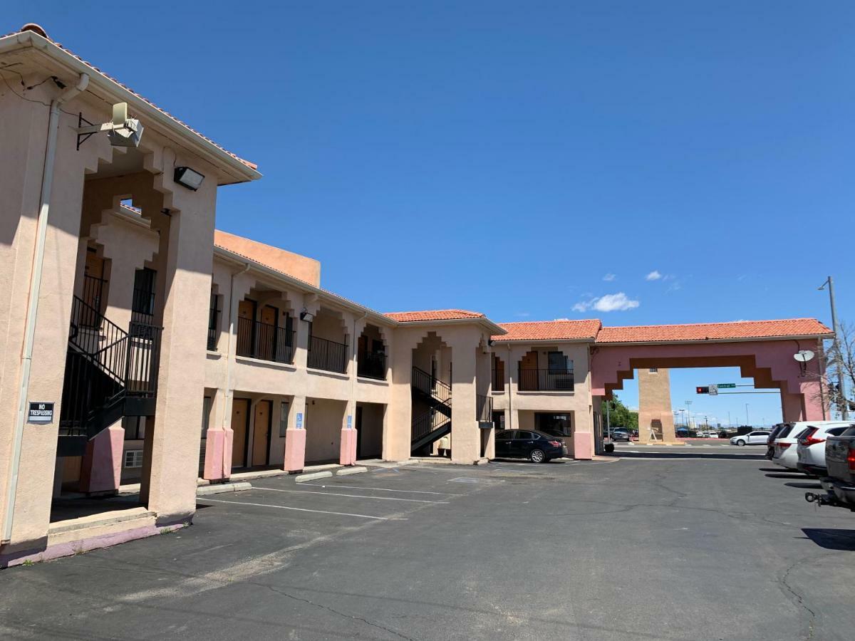 Luxury Inn Albuquerque Exterior photo