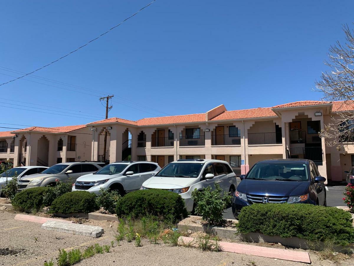 Luxury Inn Albuquerque Exterior photo